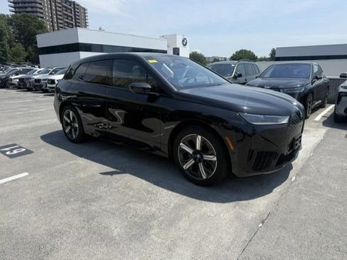Used 2024 BMW iX xDrive50 w/ Sport Package AWD/4WD image 2