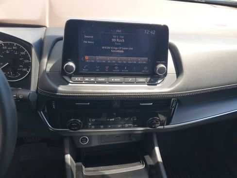 Certified 2022 Nissan Rogue SV image 13