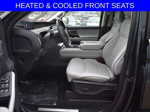Used 2025 Ford Expedition Platinum w/ Platinum Ultimate Package AWD/4WD image 4