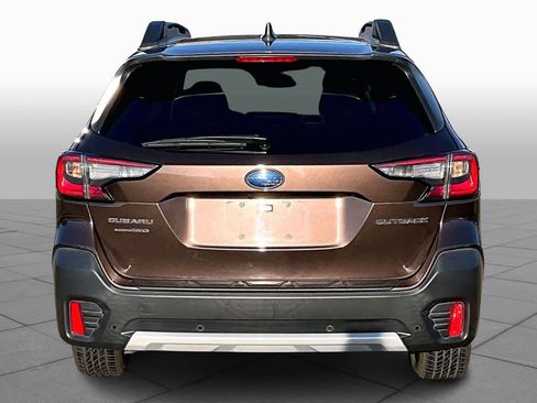 Used 2022 Subaru Outback Limited image 5