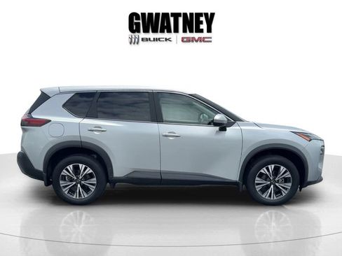 Used 2023 Nissan Rogue SV AWD/4WD image 4