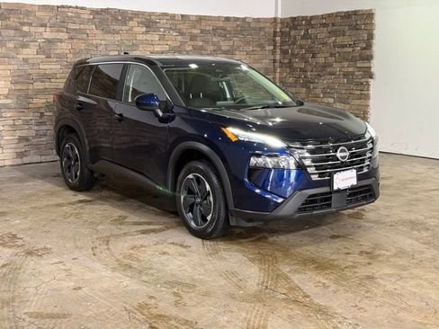 Certified 2025 Nissan Rogue SV image 3