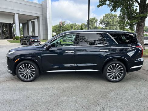 Used 2023 Hyundai Palisade Calligraphy w/ Cargo Package FWD image 8