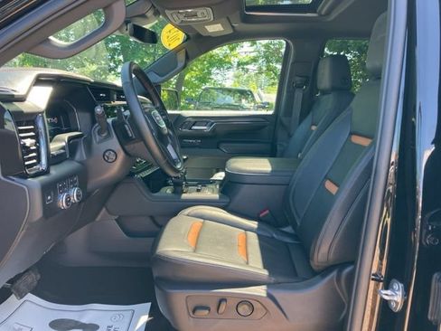 Used 2024 GMC Sierra 1500 AT4 w/ Technology Package AWD/4WD image 23
