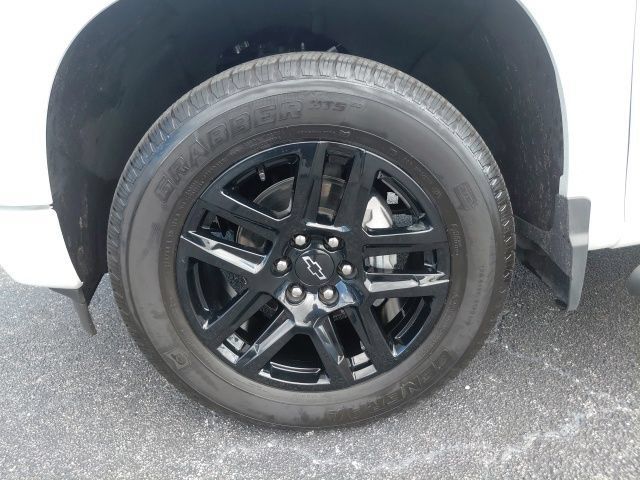Used 2026 Chevrolet Silverado 1500 Custom RWD image 13