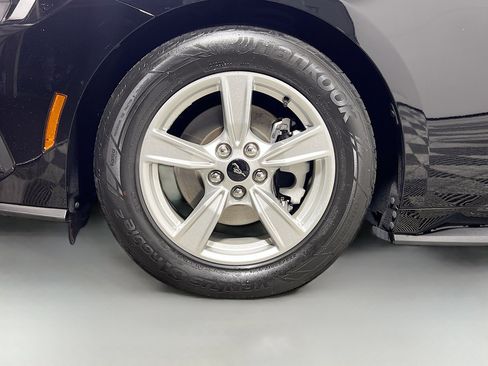 Used 2024 Ford Mustang Coupe image 14