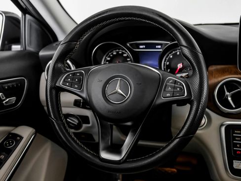 Used 2018 Mercedes-Benz GLA 250 4MATIC w/ Premium Package image 14
