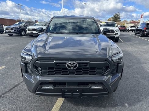 New 2025 Toyota Tacoma TRD Off-Road image 5