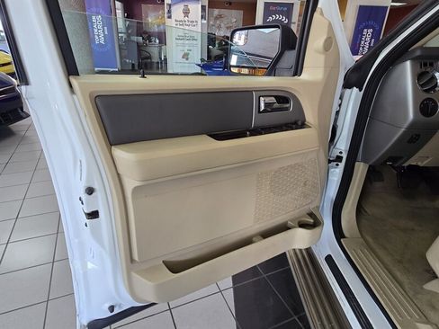 Used 2014 Ford Expedition EL XLT w/ Equipment Group 202A AWD/4WD image 7