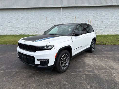 Used 2024 Jeep Grand Cherokee Trailhawk AWD/4WD image 1
