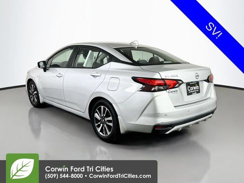Used 2022 Nissan Versa SV FWD image 11