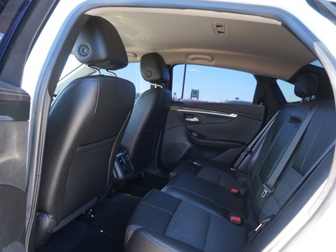 Used 2019 Chevrolet Impala LT FWD image 15