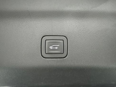 Used 2025 Chevrolet Tahoe RST w/ Comfort Package AWD/4WD image 32
