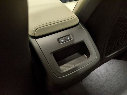 New 2026 Volvo XC60 B5 Plus w/ Climate Package image 24