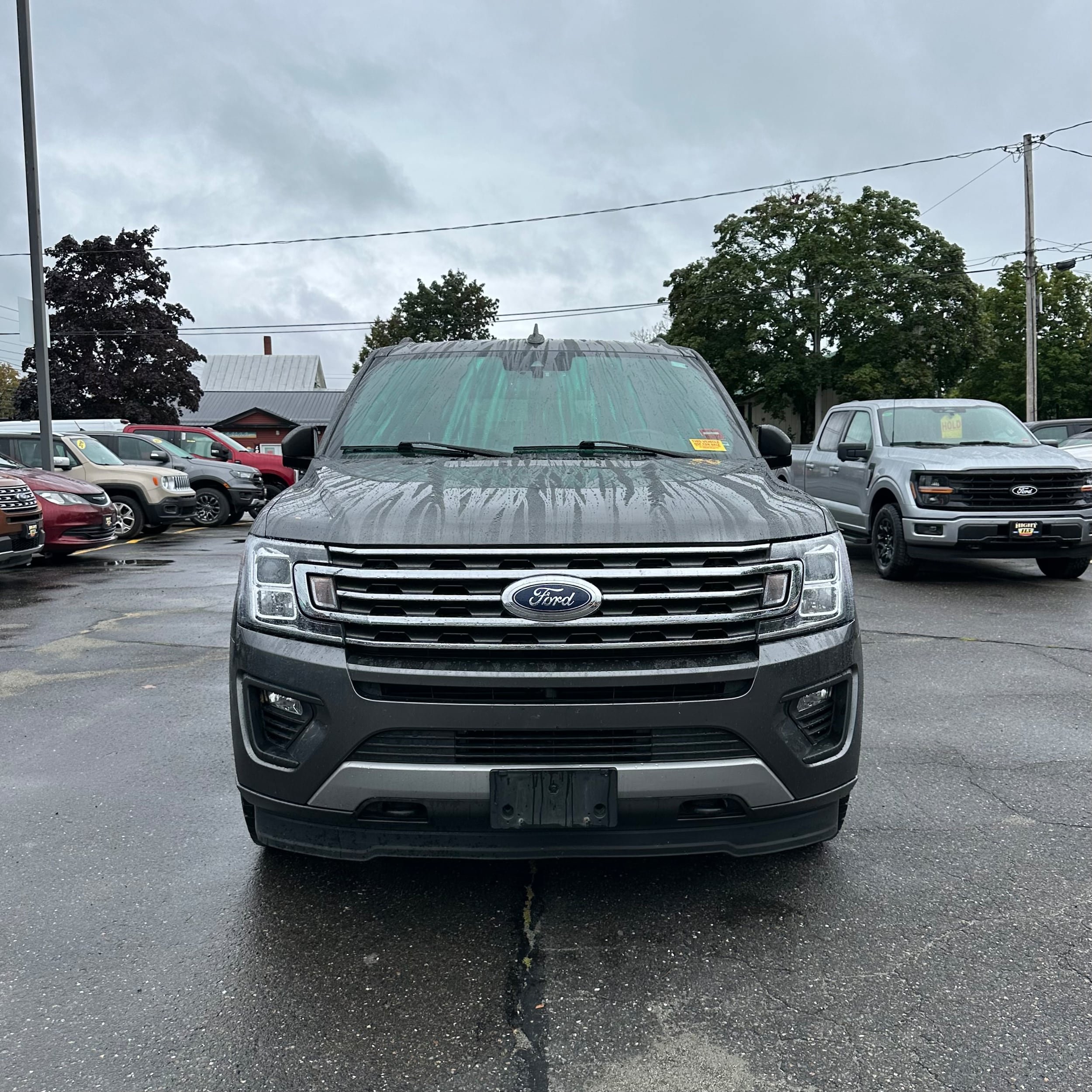 Used 2021 Ford Expedition XLT AWD/4WD image 2