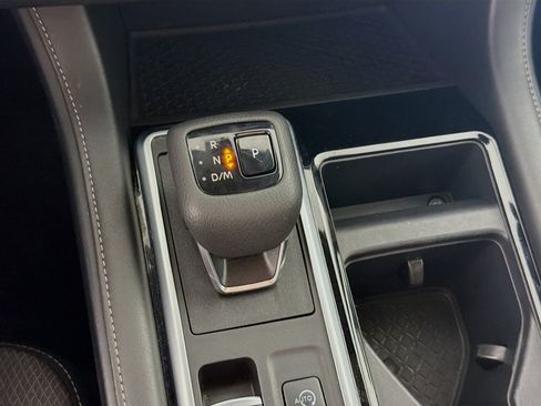 Used 2025 Nissan Pathfinder SV FWD image 24