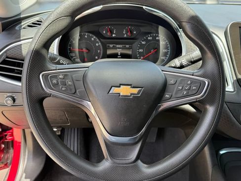 Used 2020 Chevrolet Malibu LT FWD image 15
