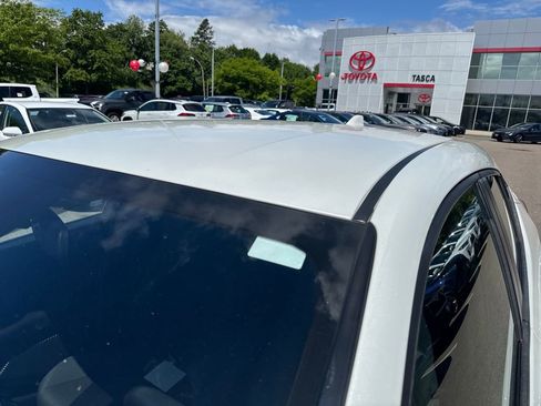 Used 2020 Toyota C-HR XLE FWD image 43