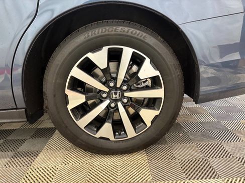 Used 2025 Honda Odyssey EX-L image 32