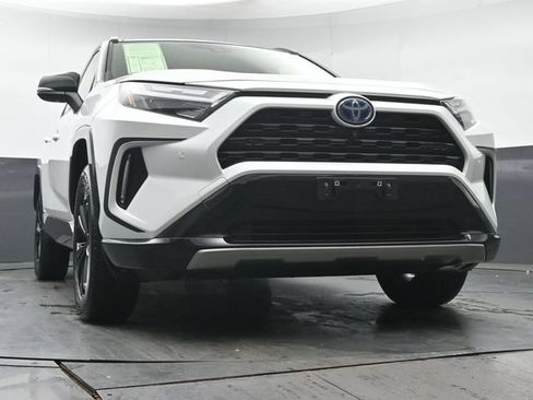Used 2023 Toyota RAV4 XSE AWD/4WD image 34
