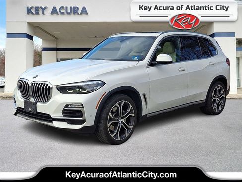 Used 2021 BMW X5 xDrive40i w/ Premium Package image 1