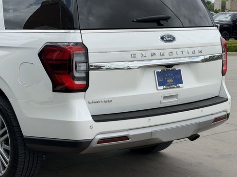 Used 2023 Ford Expedition Limited RWD image 7