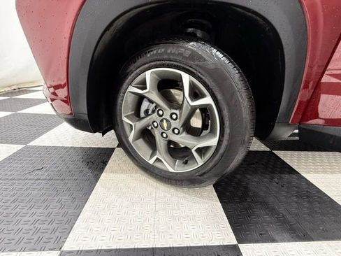 Used 2025 Chevrolet Trax LT image 9