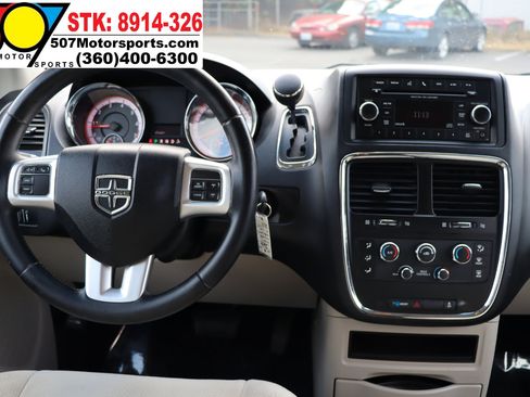 Used 2013 Dodge Grand Caravan SE image 16