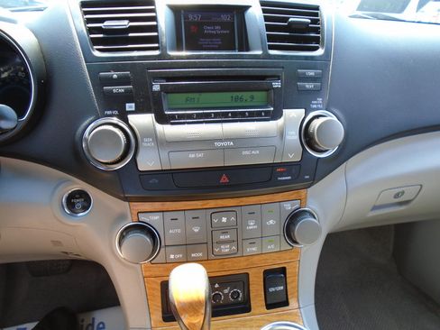 Used 2008 Toyota Highlander Limited AWD/4WD image 19