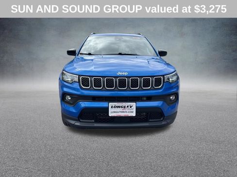 Used 2023 Jeep Compass Latitude w/ Sun and Sound Group AWD/4WD image 2