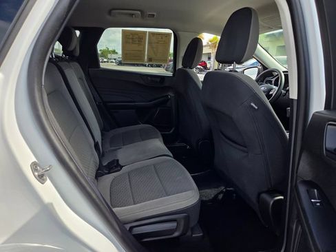 Used 2022 Ford Escape SE FWD image 16