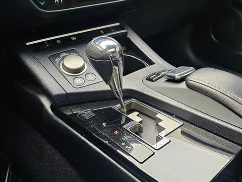 Used 2015 Lexus ES 300h Hybrid w/ Navigation System Package image 28