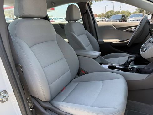 Used 2025 Chevrolet Malibu LT FWD image 25