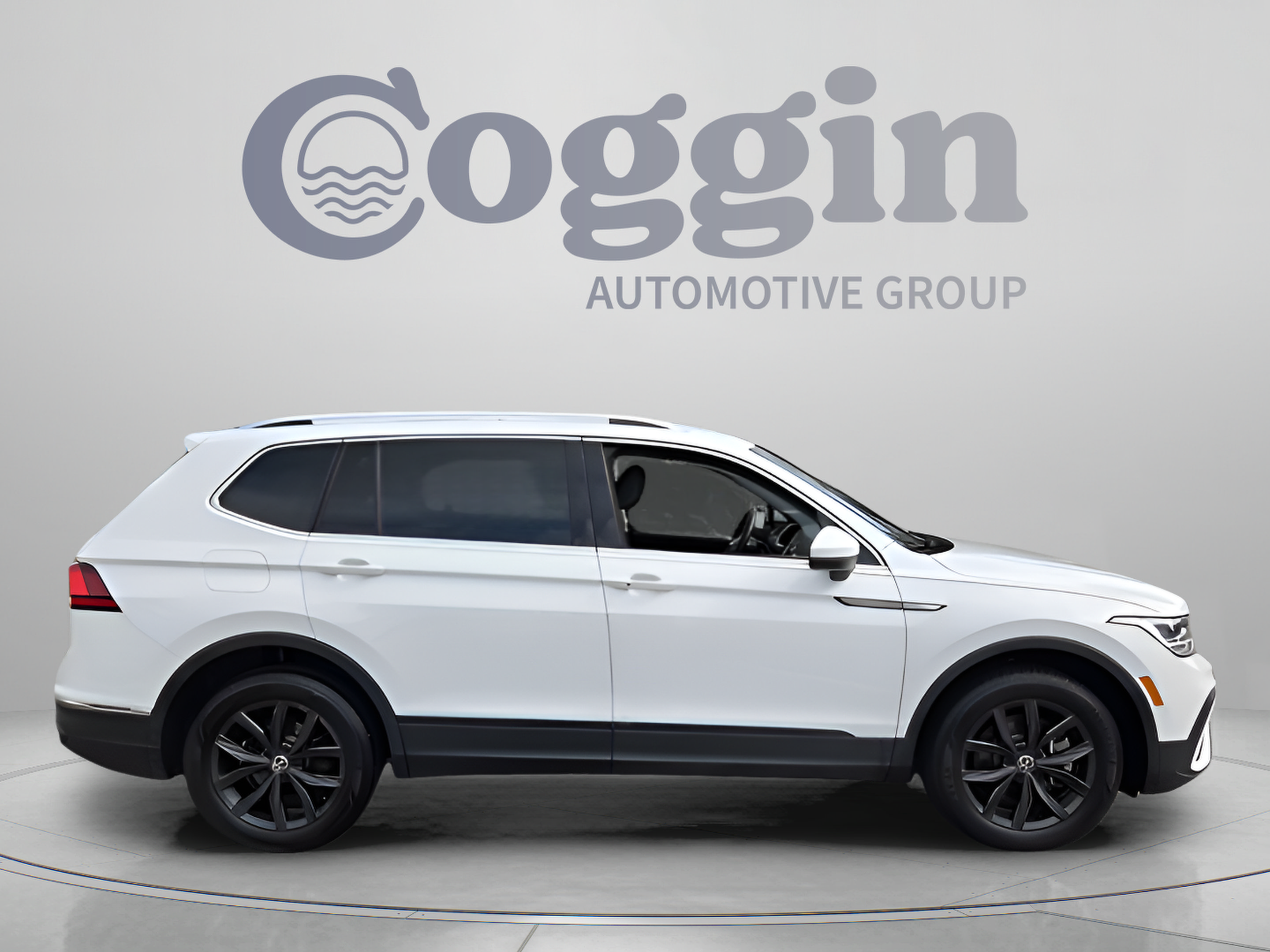 Used 2024 Volkswagen Tiguan SE AWD/4WD image 6