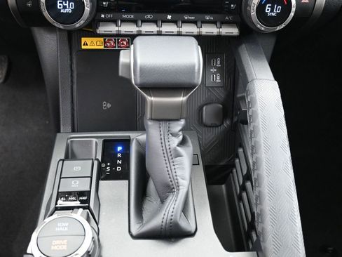 Used 2025 Toyota 4Runner Limited image 31