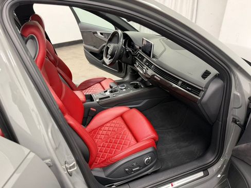 Used 2019 Audi S4 Premium Plus w/ Premium Plus Package AWD/4WD image 32