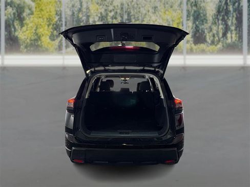 Used 2025 Nissan Rogue SV AWD/4WD image 13