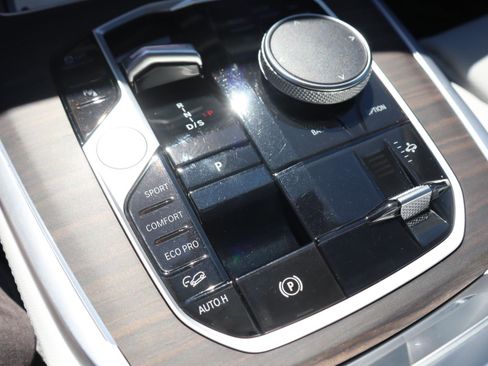 Certified 2023 BMW X7 xDrive40i w/ M Sport Package image 26