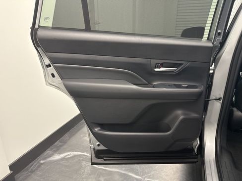 Used 2024 Toyota Grand Highlander XLE image 15