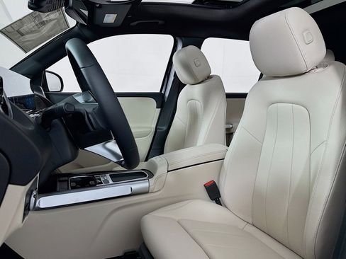 New 2026 Mercedes-Benz GLB 250 image 16