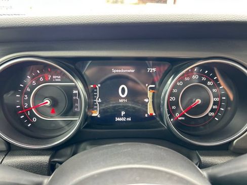 Used 2022 Jeep Gladiator Rubicon w/ Trailer Tow Package AWD/4WD image 8