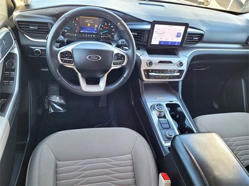 Certified 2021 Ford Explorer XLT w/ Class III Trailer Tow Package image 9