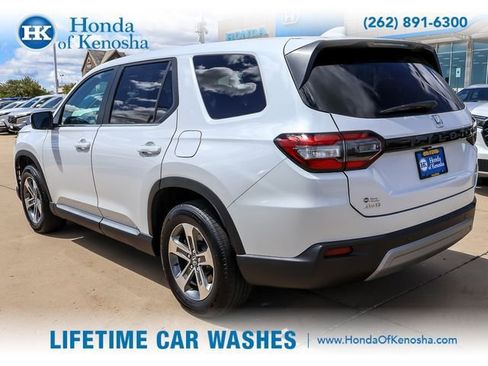 Certified 2025 Honda Pilot EX-L image 3