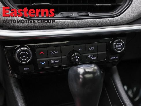Used 2022 Jeep Compass Latitude AWD/4WD image 19
