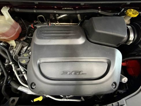 Used 2021 Chrysler Voyager Lxi image 51