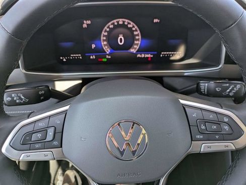 New 2026 Volkswagen Taos SE FWD image 29