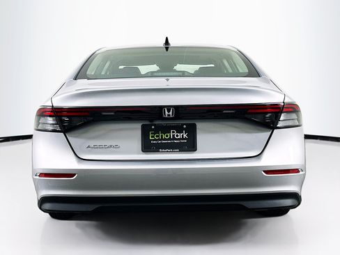 Used 2025 Honda Accord SE image 7