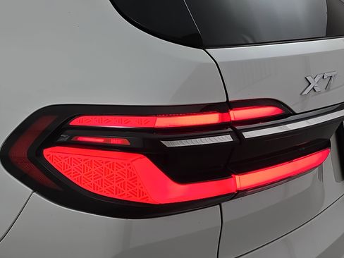 Used 2024 BMW X7 xDrive40i w/ M Sport Package image 35