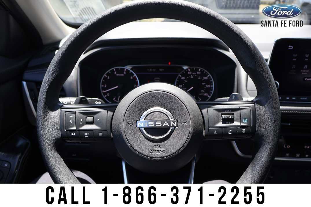 Used 2024 Nissan Rogue SV FWD image 29