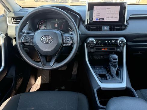 Used 2025 Toyota RAV4 XLE AWD/4WD image 15